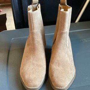 Universal thread booties